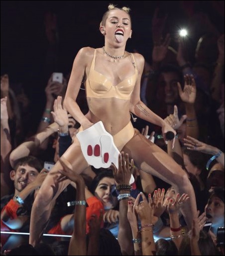 Miley Cyrus Nase Job - war es erfolgreich?  