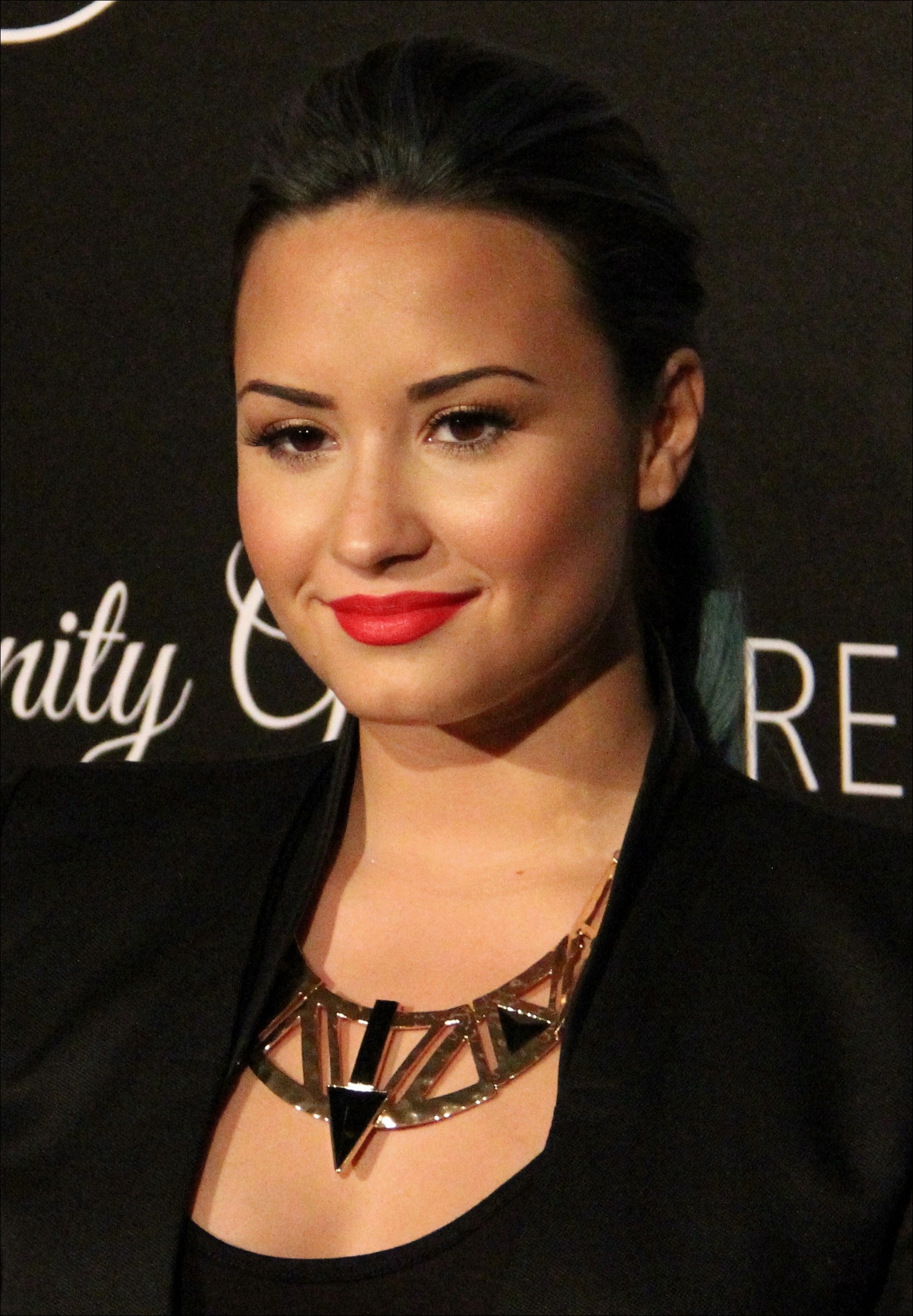 Demi Lovato Plastische Chirurgie Vorher-Nachher Bilder  