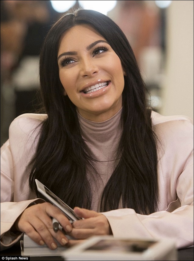 Kim Kardashian Porzellan Veneers vor und nach den Bildern  